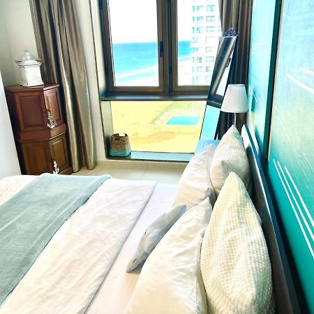 Beach Apartment- Breathtaking Views With Bomb Shelter Herzliya Exterior photo