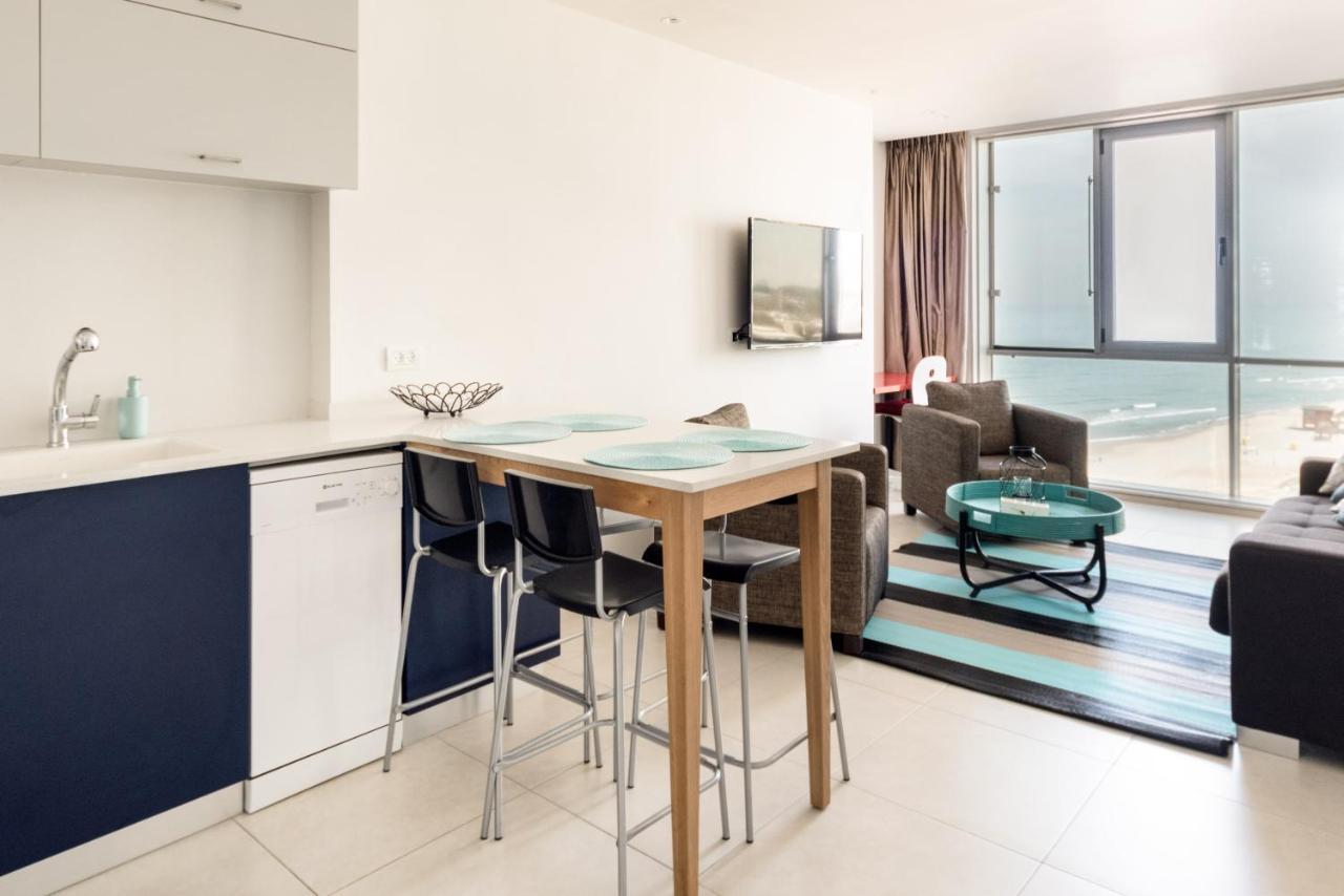Beach Apartment- Breathtaking Views With Bomb Shelter Herzliya Exterior photo