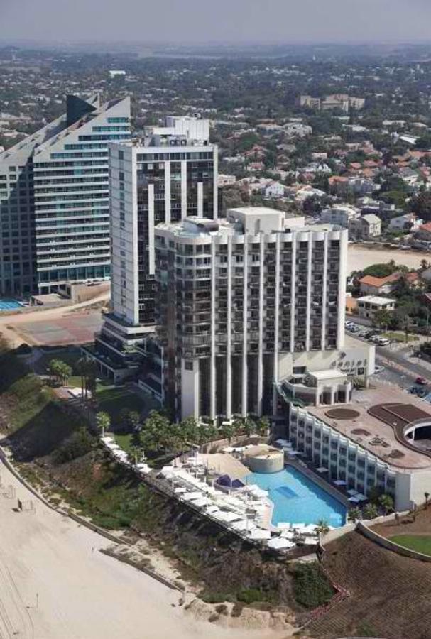 Beach Apartment- Breathtaking Views With Bomb Shelter Herzliya Exterior photo