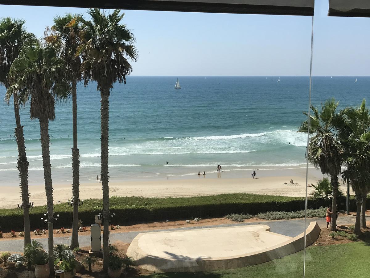 Beach Apartment- Breathtaking Views With Bomb Shelter Herzliya Exterior photo