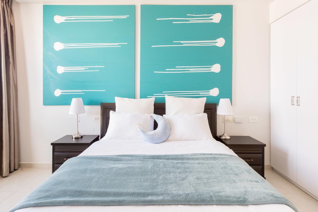 Beach Apartment- Breathtaking Views With Bomb Shelter Herzliya Exterior photo