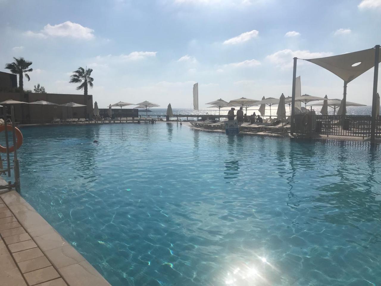 Beach Apartment- Breathtaking Views With Bomb Shelter Herzliya Exterior photo